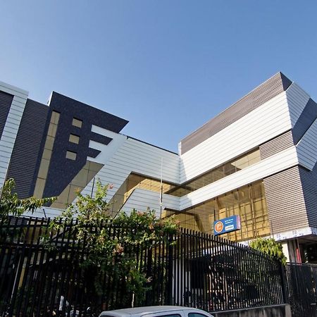 Syona Residency Hotel Lakhnau Kültér fotó