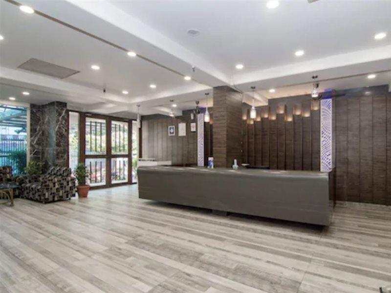 Syona Residency Hotel Lakhnau Kültér fotó