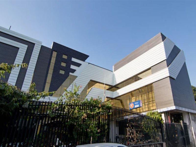 Syona Residency Hotel Lakhnau Kültér fotó