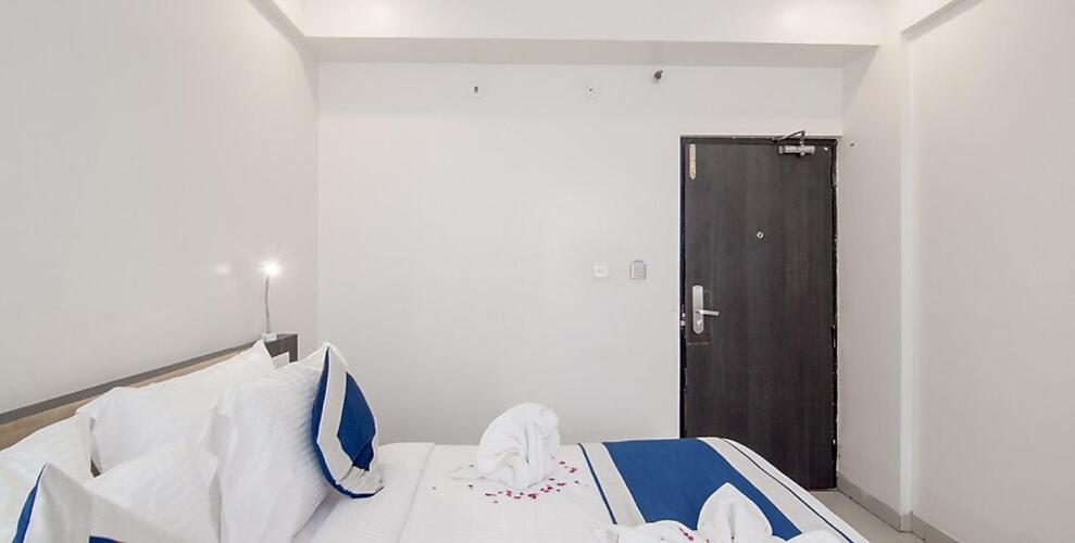 Syona Residency Hotel Lakhnau Kültér fotó