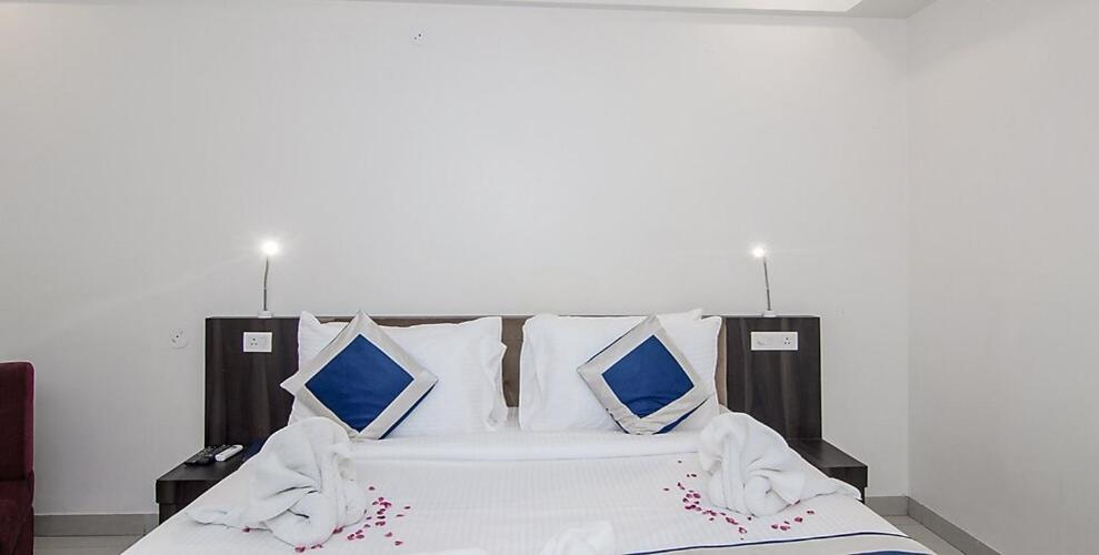 Syona Residency Hotel Lakhnau Kültér fotó