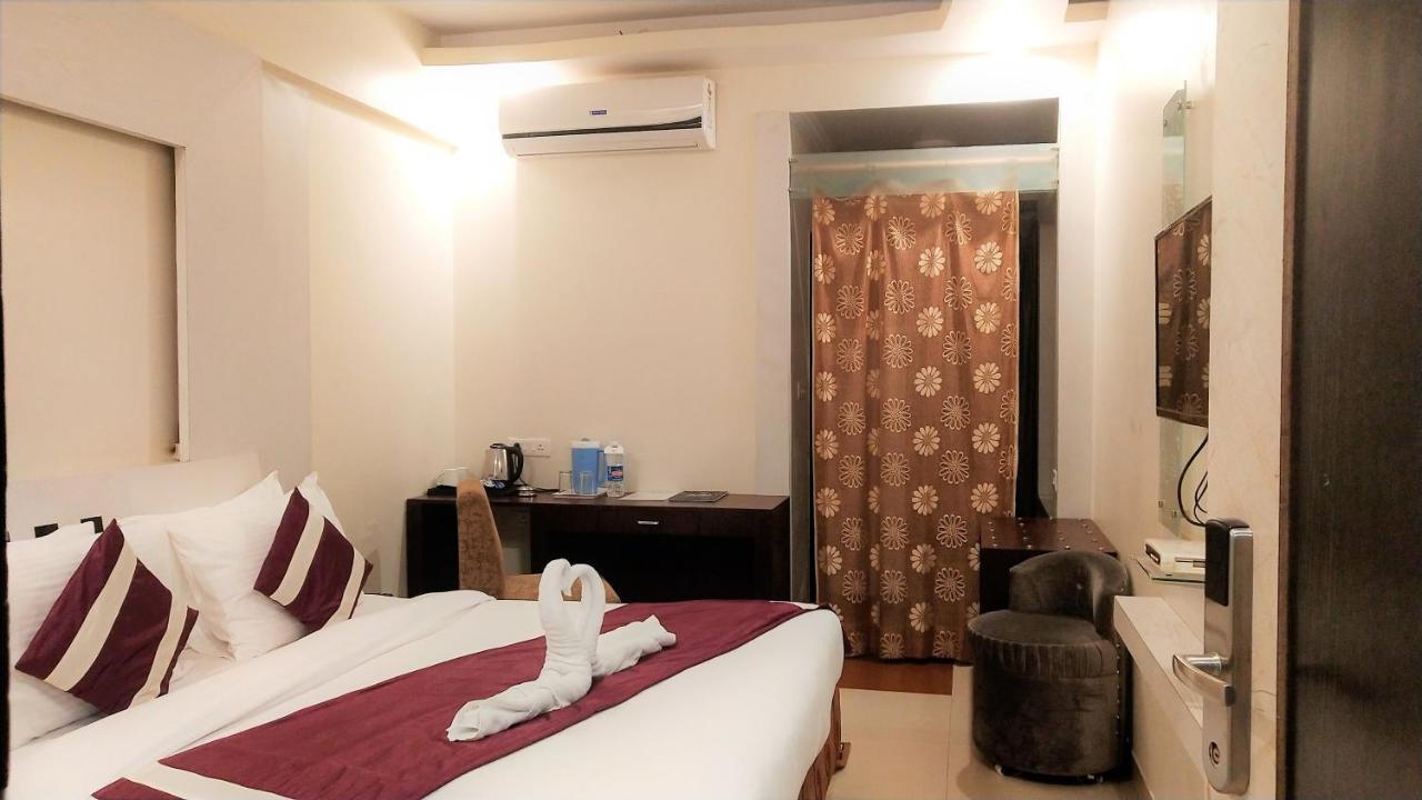 Syona Residency Hotel Lakhnau Kültér fotó