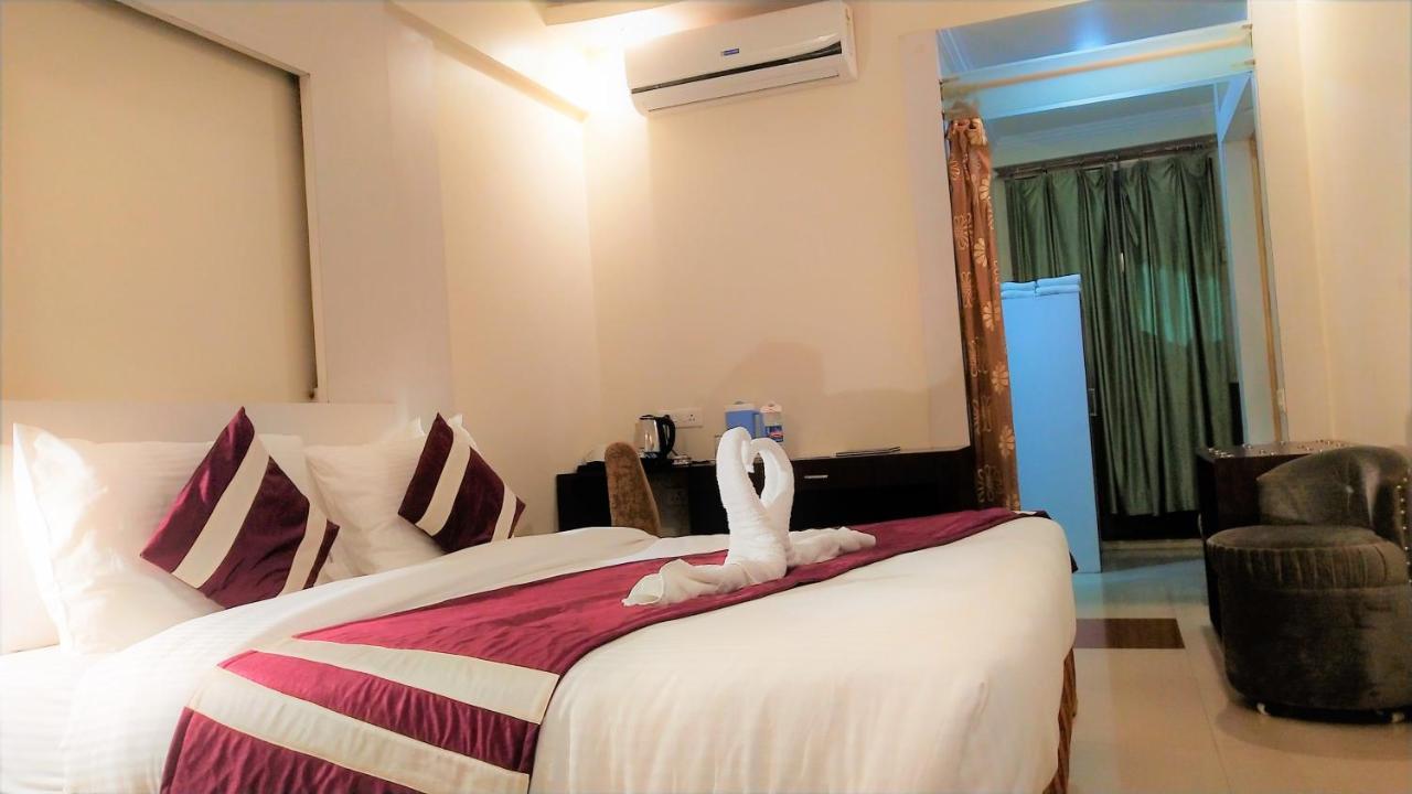Syona Residency Hotel Lakhnau Kültér fotó
