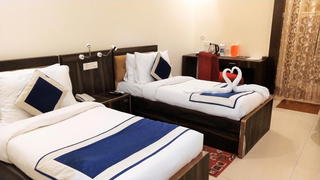 Syona Residency Hotel Lakhnau Kültér fotó
