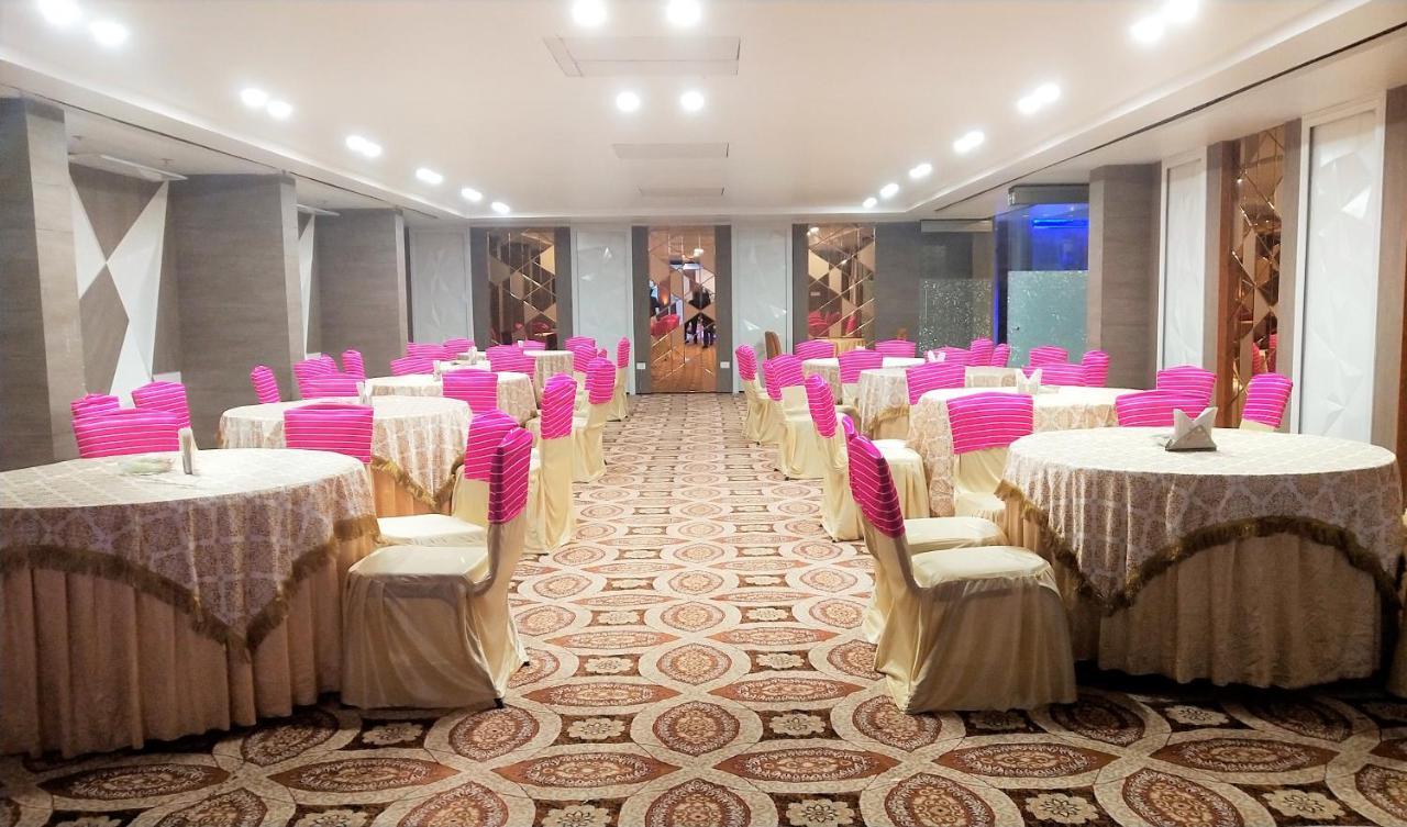Syona Residency Hotel Lakhnau Kültér fotó